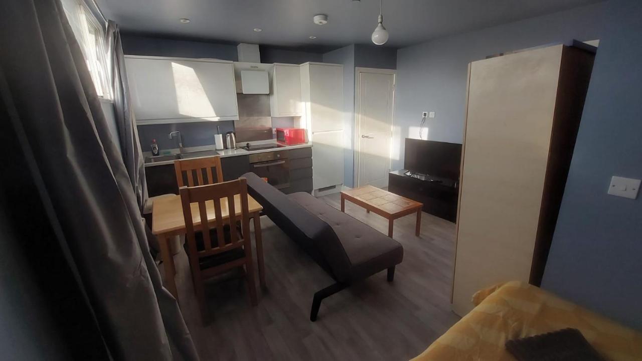 Modern Studio Maidstone - Redecorated Oct 2023 Extérieur photo