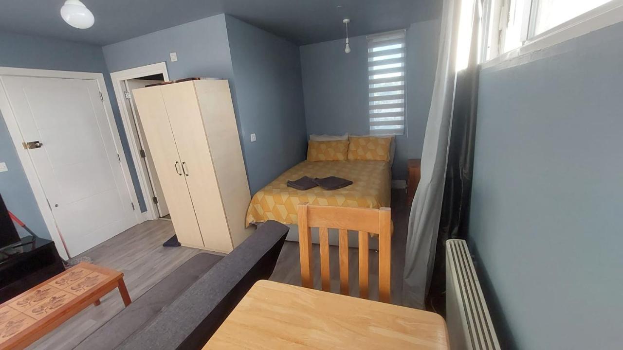 Modern Studio Maidstone - Redecorated Oct 2023 Extérieur photo