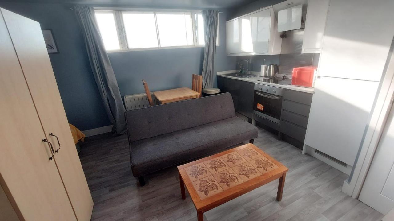 Modern Studio Maidstone - Redecorated Oct 2023 Extérieur photo
