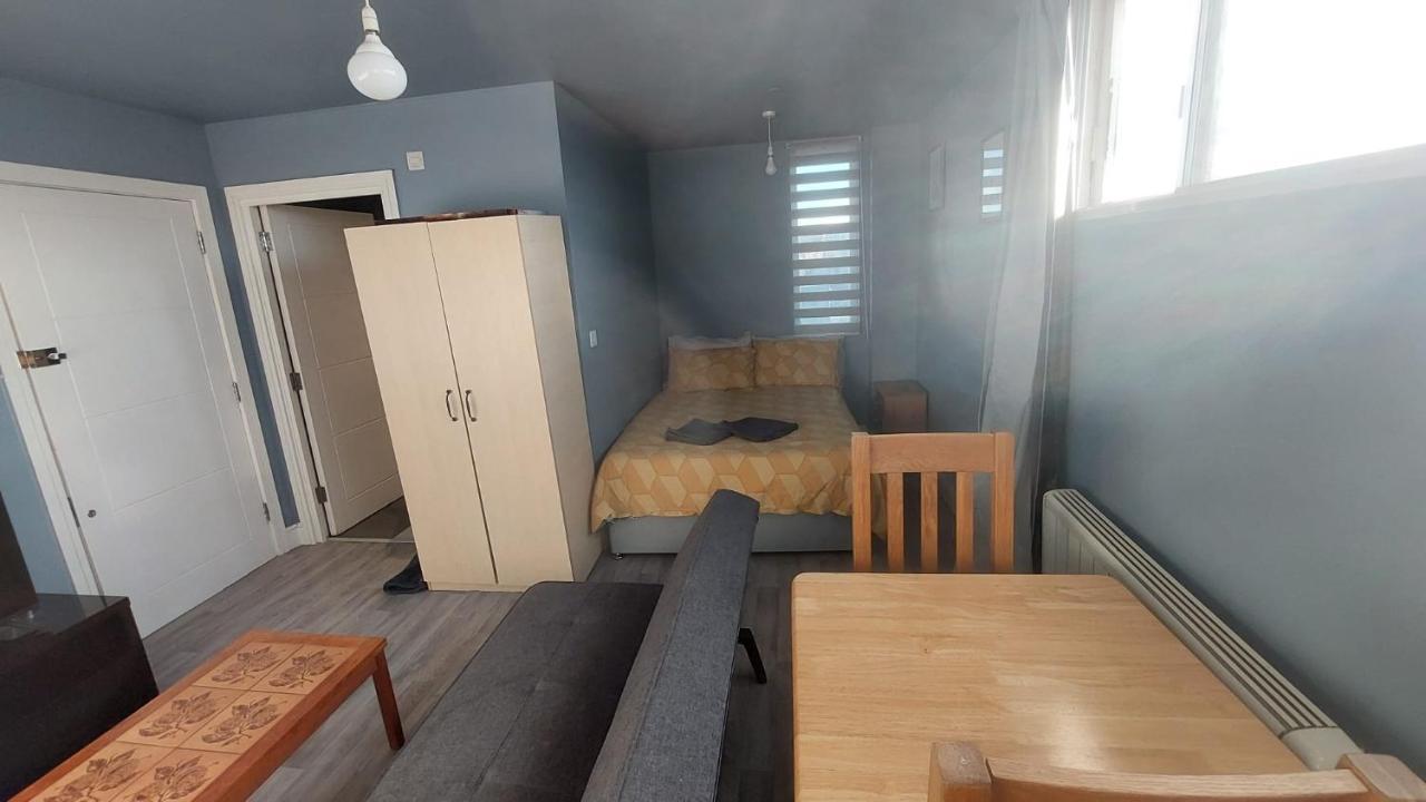Modern Studio Maidstone - Redecorated Oct 2023 Extérieur photo