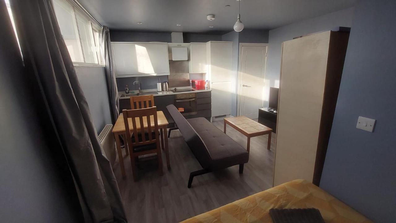 Modern Studio Maidstone - Redecorated Oct 2023 Extérieur photo