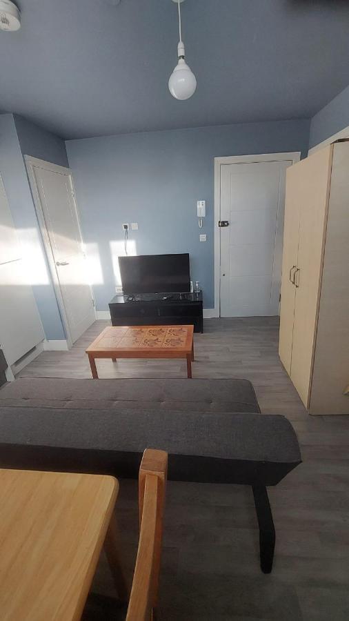 Modern Studio Maidstone - Redecorated Oct 2023 Extérieur photo